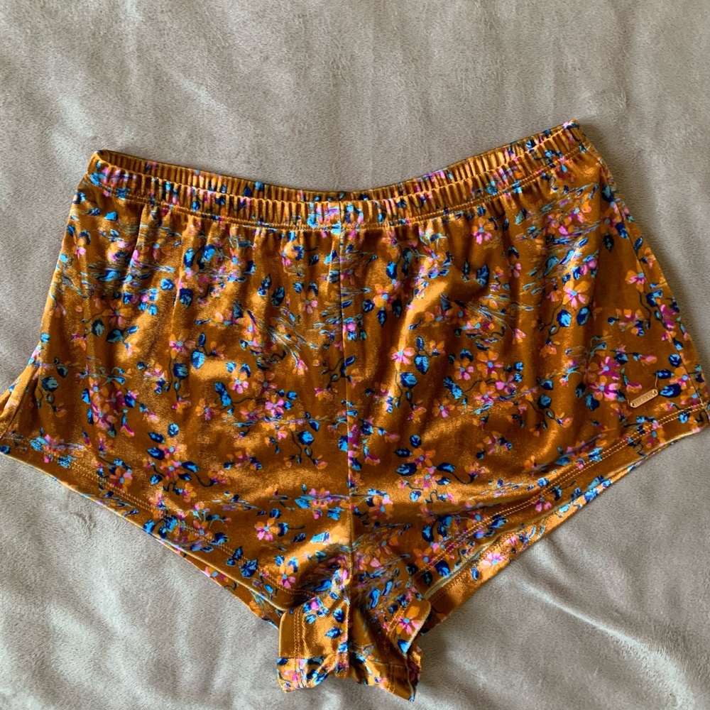 Savage X Fenty Psychedelic Velvet Sleep Short - Orange Floral - Picture 4 of 11